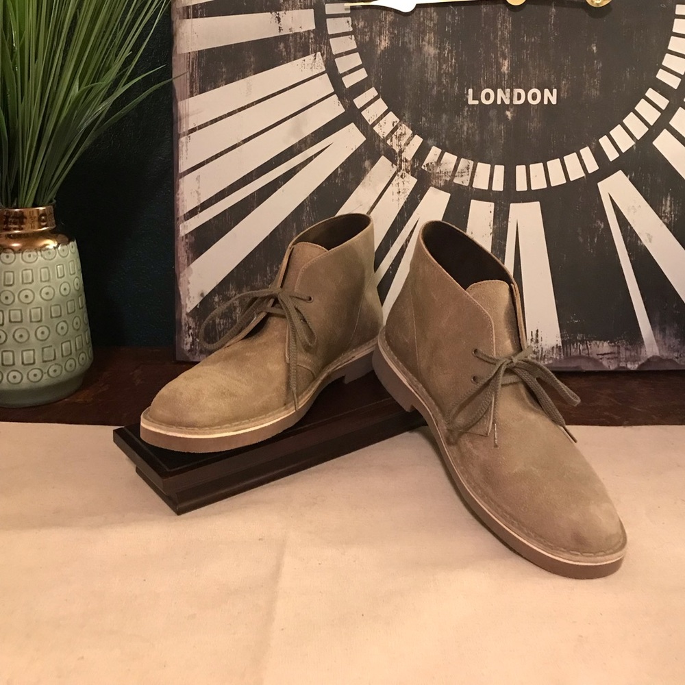 Men’s 9 1/2 Clarks Chukka Boot